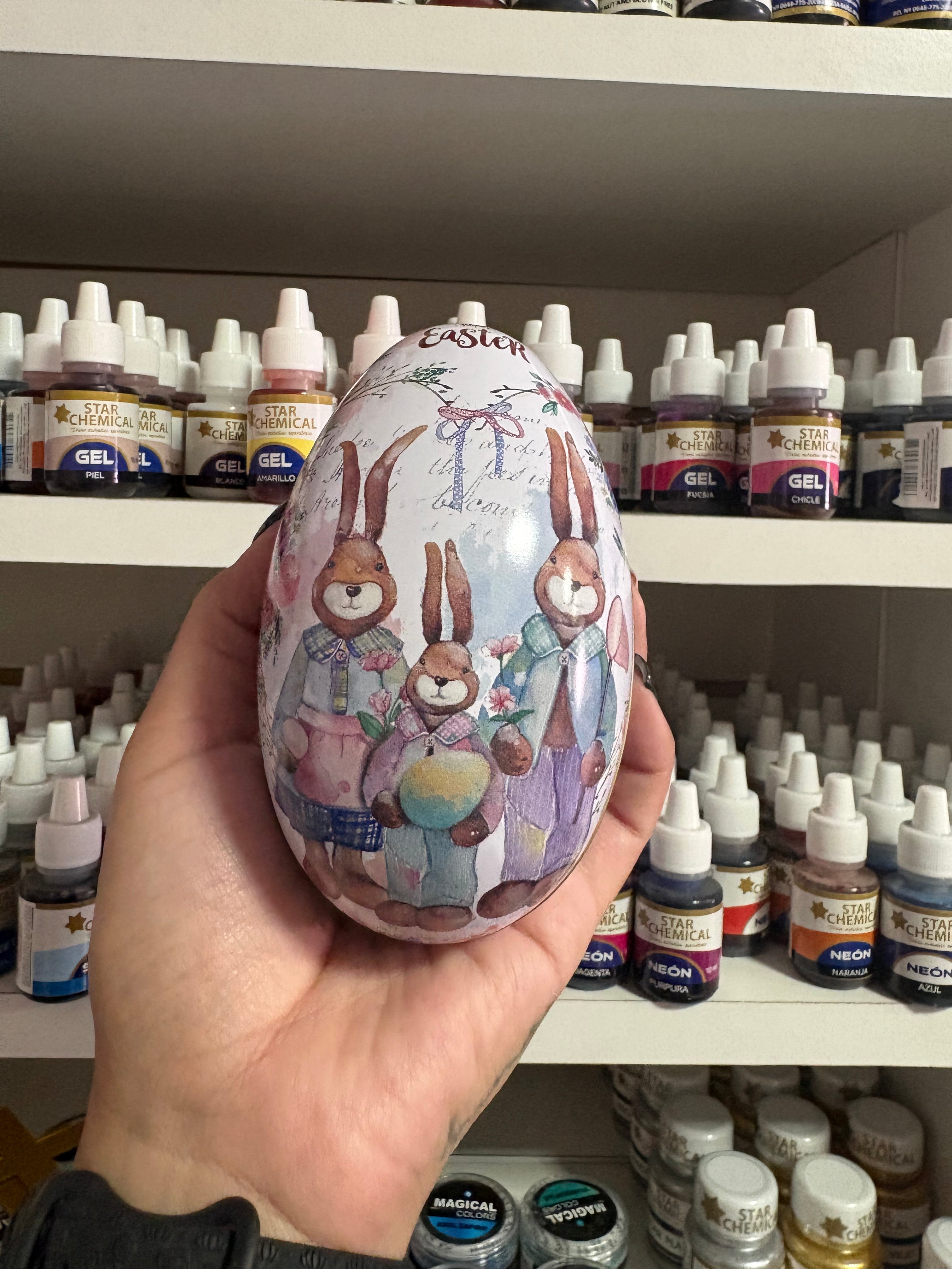 Huevos de pascua metálicos