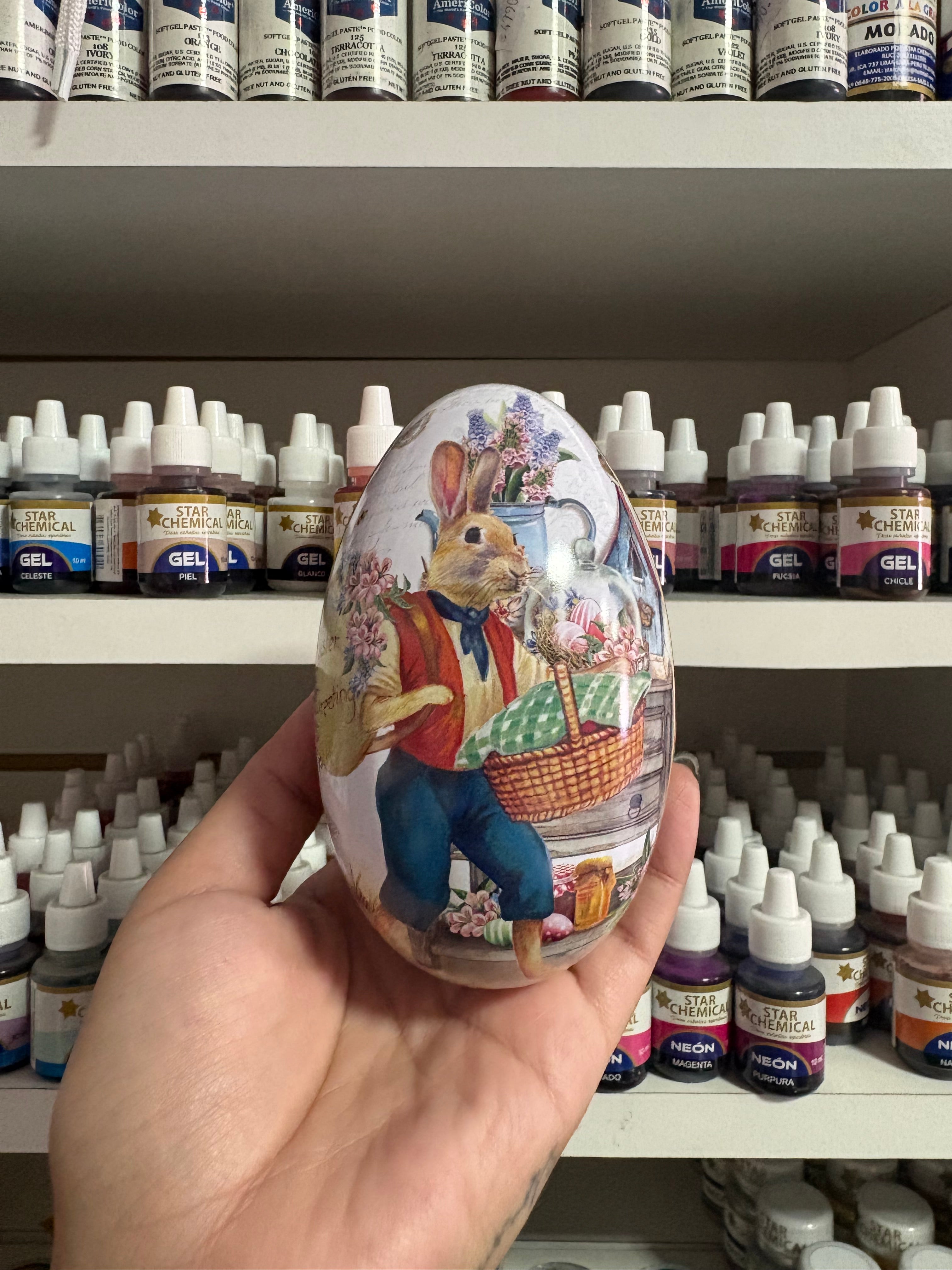 Huevos de pascua metálicos