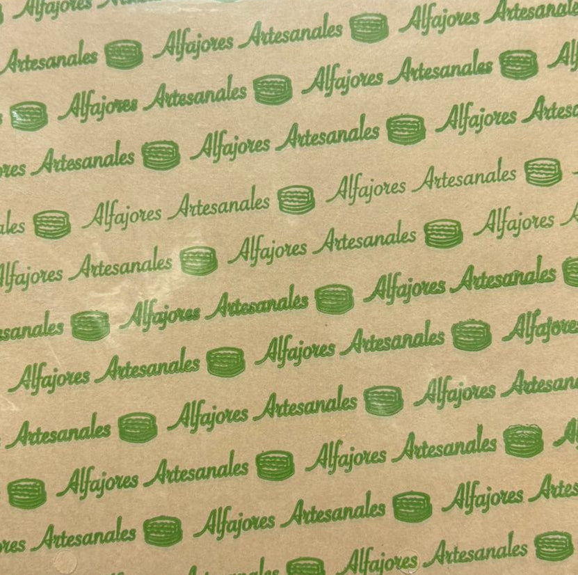 Papel para alfajor, Café letras Verdes 14x14 cm, 100 unidades