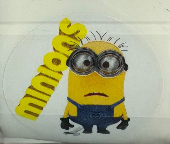 Stickers Minions 100 un surtidos 4x4 cm