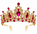Tiara metálica dorada con gemas fucsias y brillantes