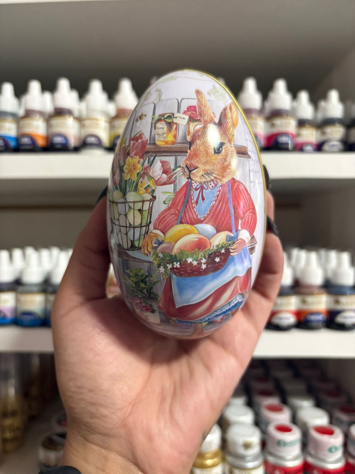 Huevos de pascua metálicos