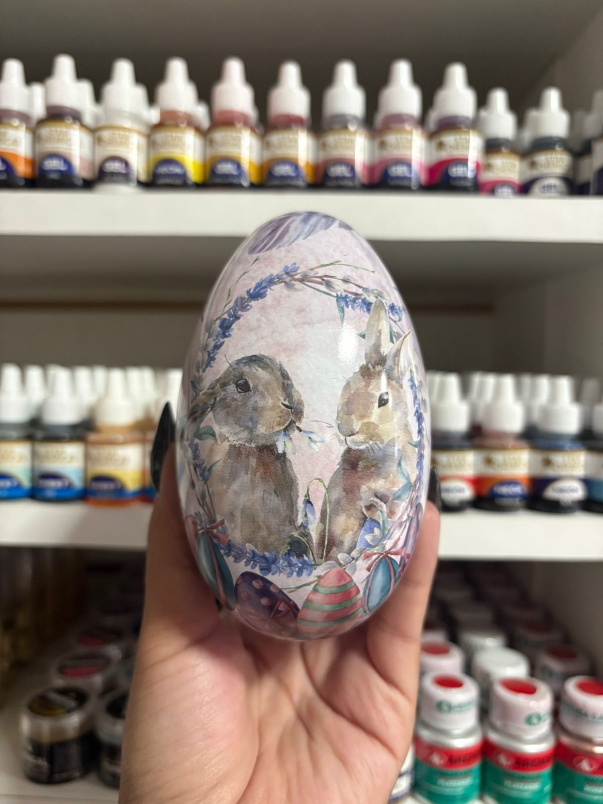 Huevos de pascua metálicos